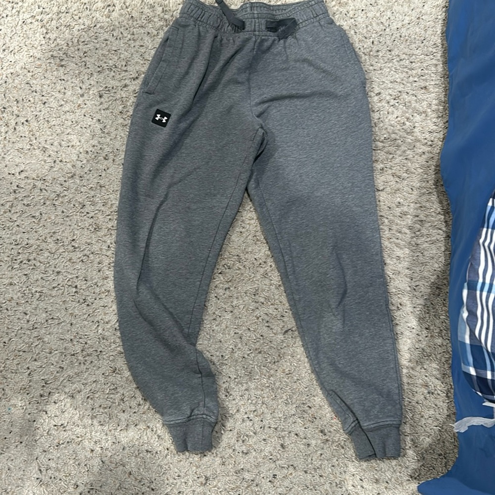 gray under armor sweatpants